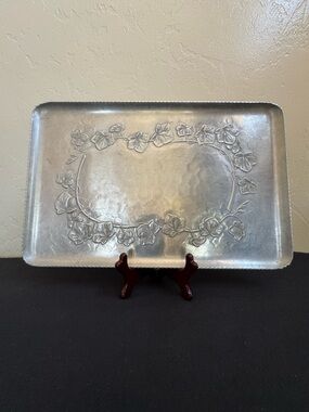 Mid-Century Everlast Forged Aluminum Tray - Ivy Leaf Design #301